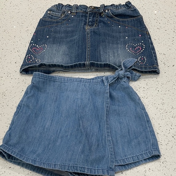 Old Navy & The Children’s Place Blue Denim Skorts size small - Picture 1 of 10